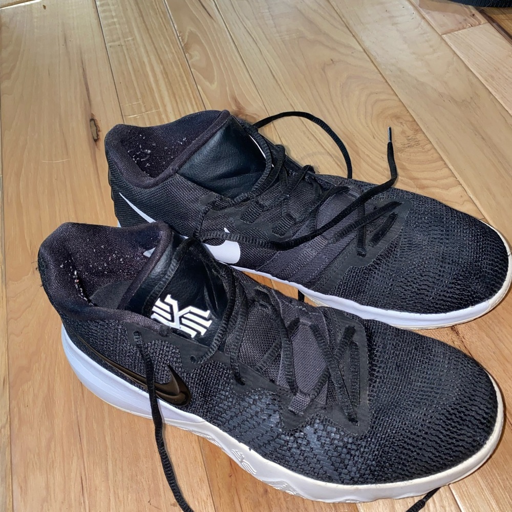 Nike Kylie FlyTrap basketball shoes - Picture 1 of 2